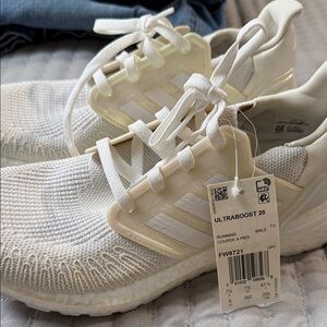 adidas Ultraboost 20 White Iridescent Detail